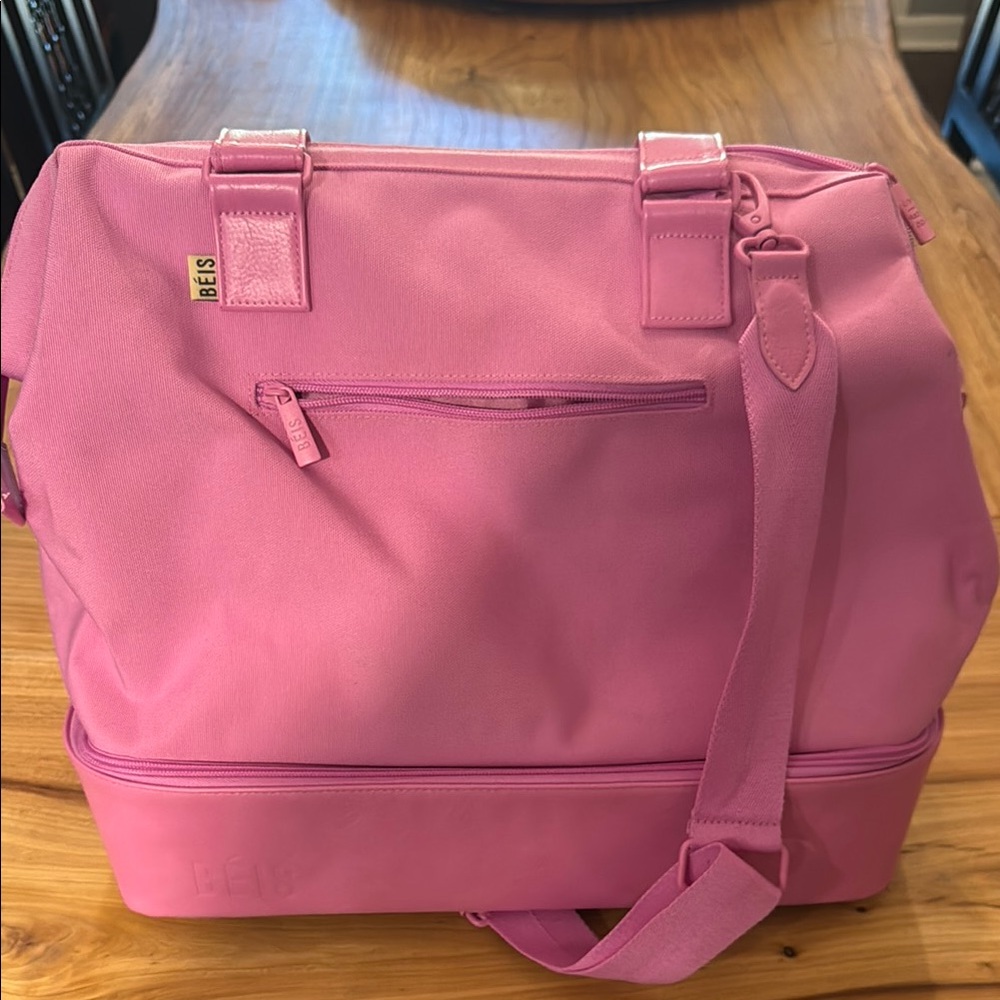 Beis Mini Weekender